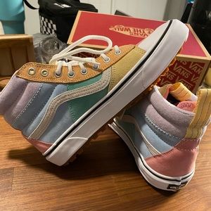 Vans Sk8-Hi MTE 2.0 DX Pastel Women’s 9/Men’s 7.5
